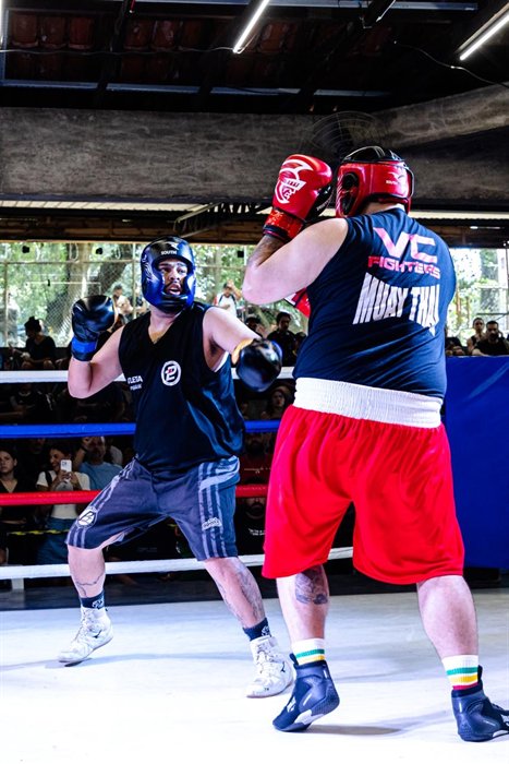 Paulo Henrique (Japa), professor da Vortex Combat, competindo no boxe — foto 2 de 4